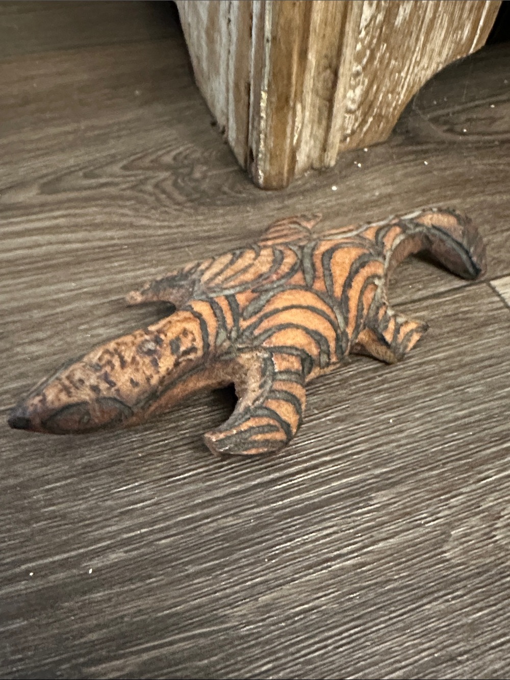 Vintage Australian Aboriginal Art Mulga Wood Carving Goanna Lizard 9 1/2”